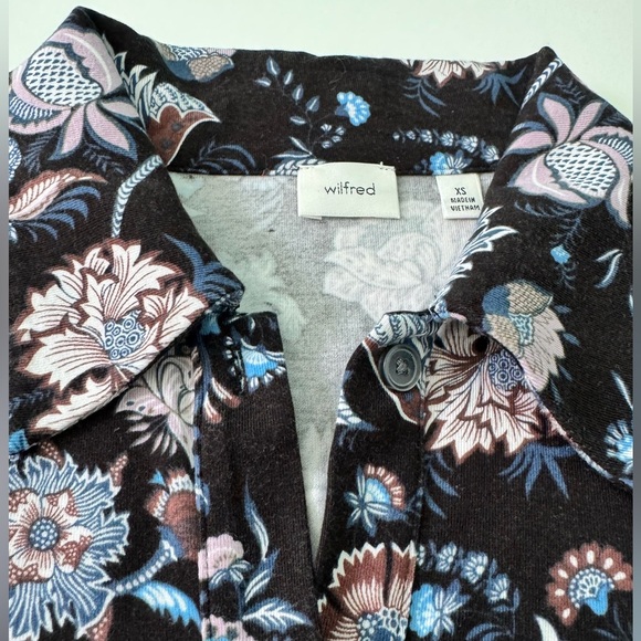 Aritzia Wilfred long sleeve Pose button up shirt - Picture 2 of 9